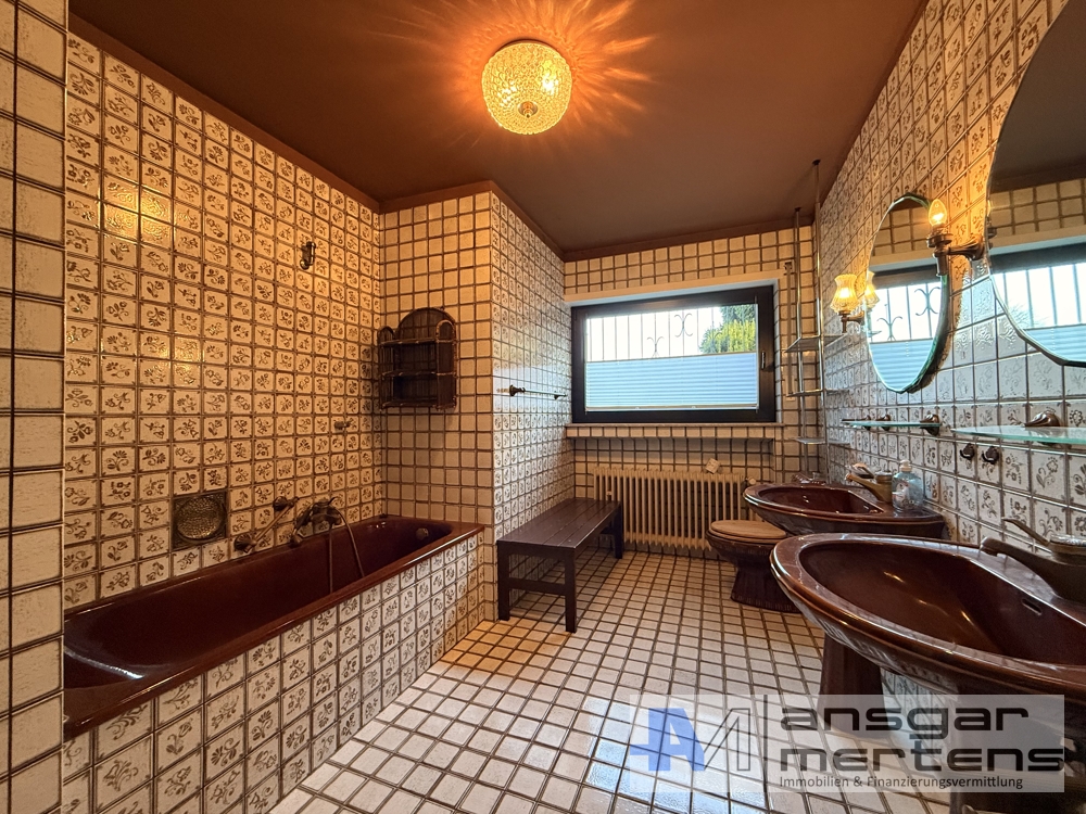 Tageslicht Dusch- und Badezimmer