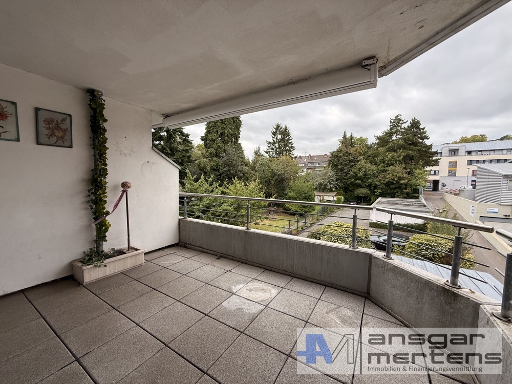 Balkon inkl. elektrischer Markise