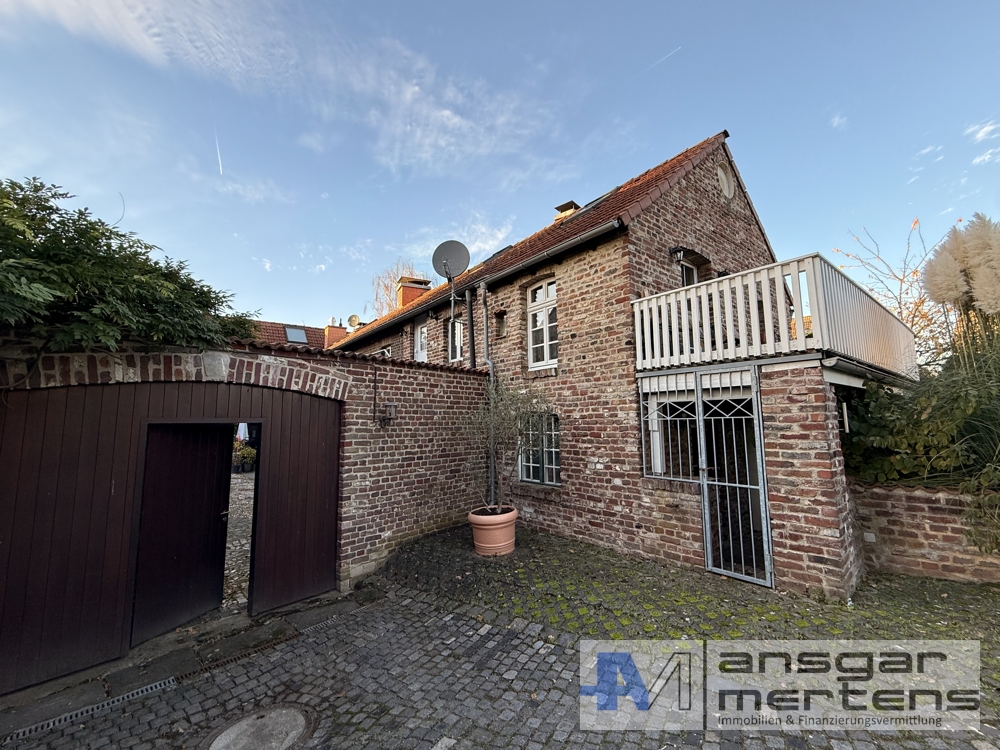 Hausansicht / Terrasse