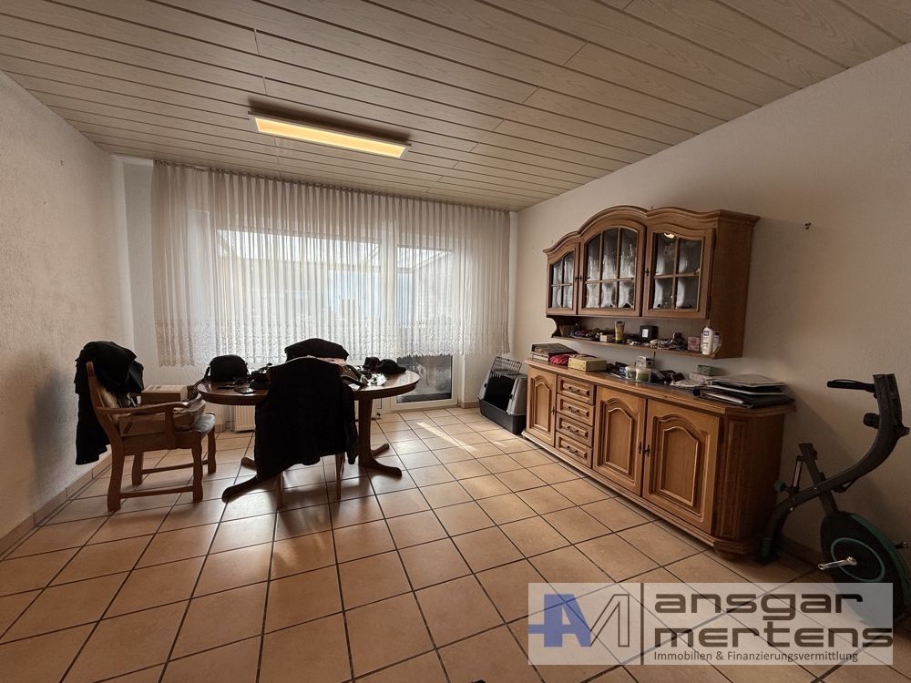 Esszimmer mit Gartenzugang