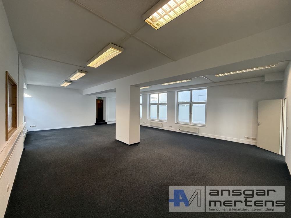 Großraumbüro / Schulungsraum