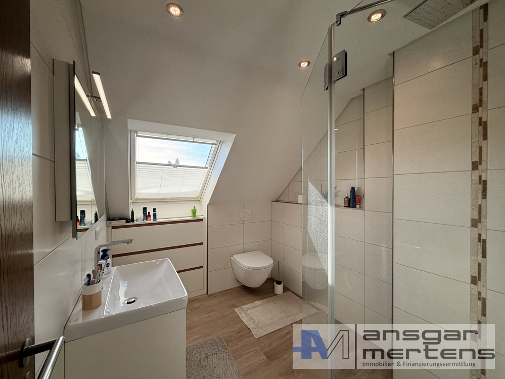 Tageslichtbadezimmer 1. Obergeschoss